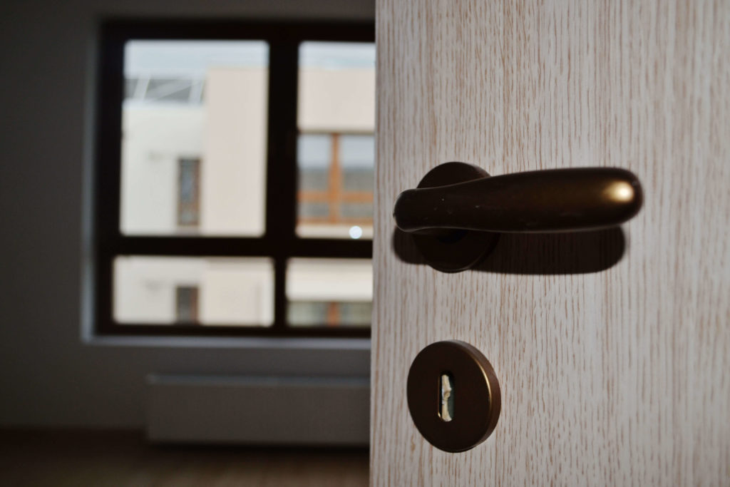 6 idei care te vor ajuta să alegi cea mai bună ușă de exterior pentru locuința ta